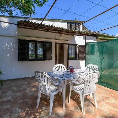 Apartment By The Sea Banjole, - 2229 Pula
