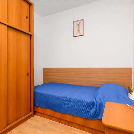 By The Sea Banjole, - 2229 *