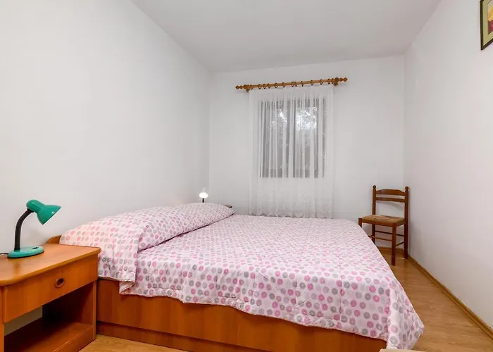 By The Sea Banjole, - 2229 *